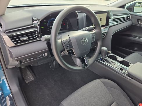 Used 2026 Toyota Camry LE w/ Convenience Package FWD image 13