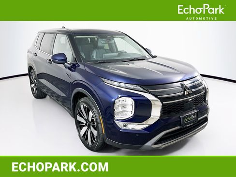 Used 2025 Mitsubishi Outlander SE FWD image 1