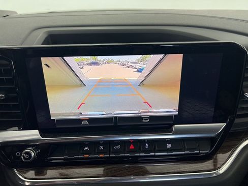 Used 2024 GMC Sierra 1500 Elevation image 13