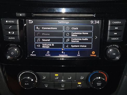 Used 2019 Nissan Rogue S AWD/4WD image 25