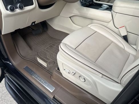 Certified 2023 GMC Yukon XL Denali image 27