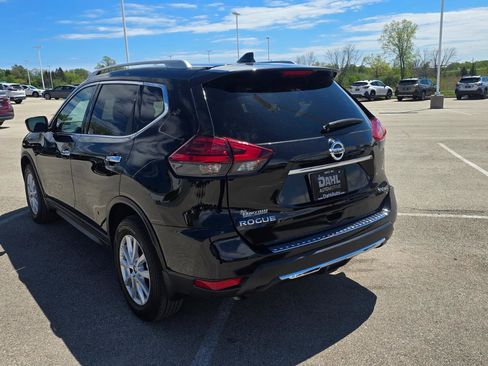 Used 2017 Nissan Rogue SV AWD/4WD image 16
