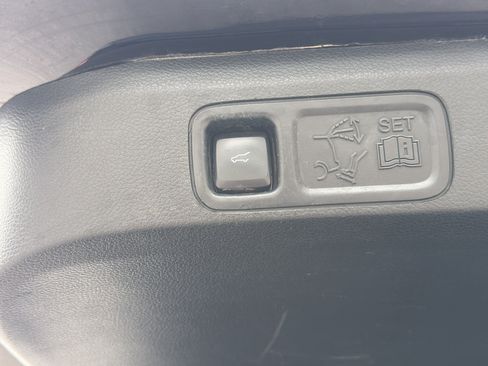 Used 2019 Lincoln Navigator Reserve AWD/4WD image 10