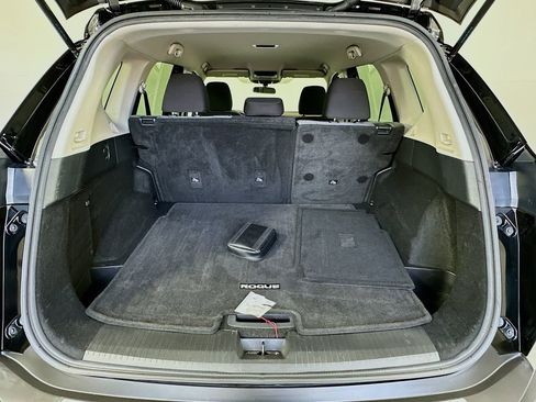 Used 2021 Nissan Rogue SV FWD image 25