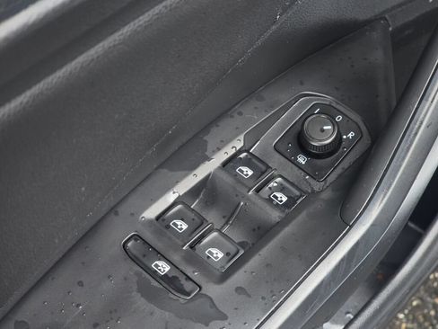 Used 2019 Volkswagen Jetta GLI FWD image 21