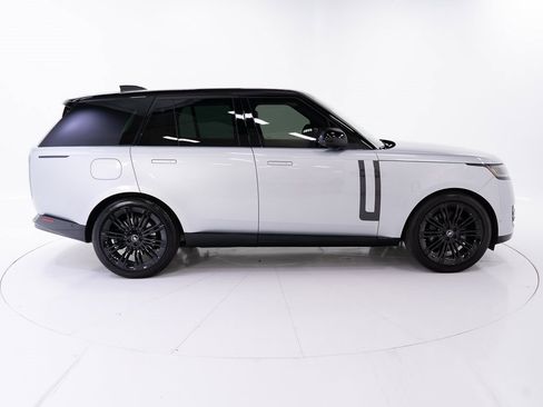 Used 2025 Land Rover Range Rover SE image 6