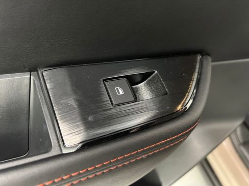 Used 2025 Nissan Rogue SV AWD/4WD image 16