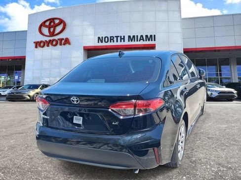 Used 2025 Toyota Corolla LE FWD image 4