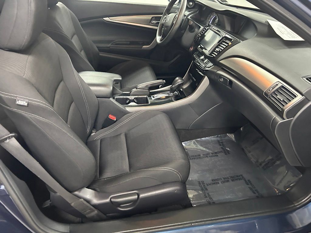 Used 2016 Honda Accord EX image 13