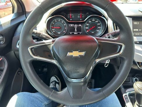 Used 2018 Chevrolet Cruze LS FWD image 12