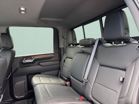 Used 2025 GMC Sierra 3500 Denali w/ Denali Reserve Package AWD/4WD image 19