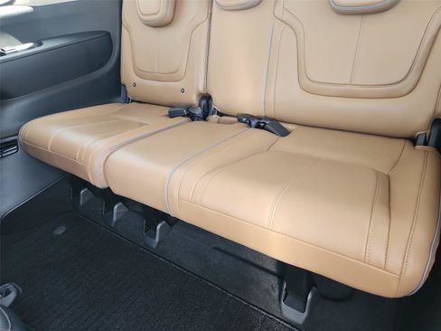 Used 2025 INFINITI QX80 Sensory AWD/4WD image 36