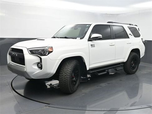 Used 2022 Toyota 4Runner TRD Off-Road Premium image 5