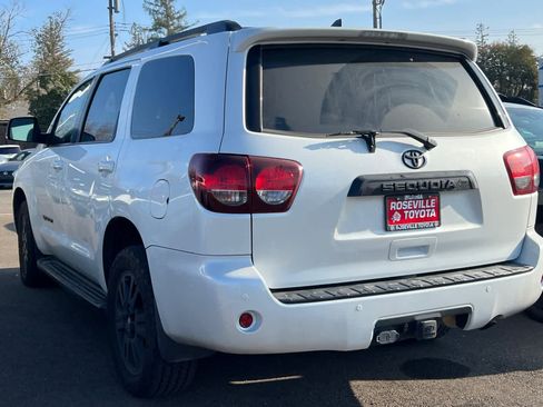 Used 2022 Toyota Sequoia TRD Sport image 4