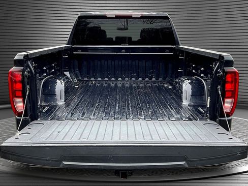 Used 2024 GMC Sierra 1500 Elevation image 7