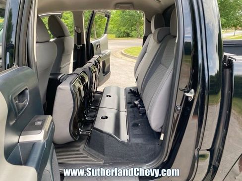 Used 2017 Toyota Tacoma 4x4 Double Cab image 34