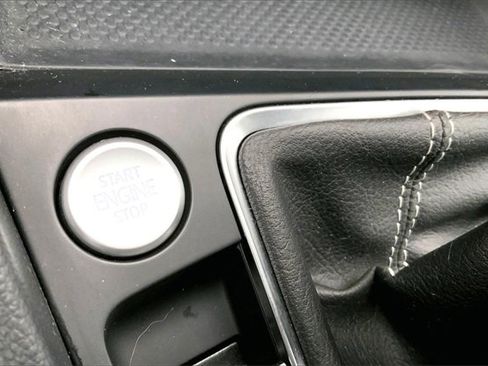 Used 2023 Volkswagen Jetta SE w/ Panoramic Sunroof Package image 32