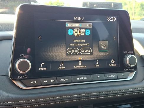 Used 2024 Nissan Rogue S AWD/4WD image 17