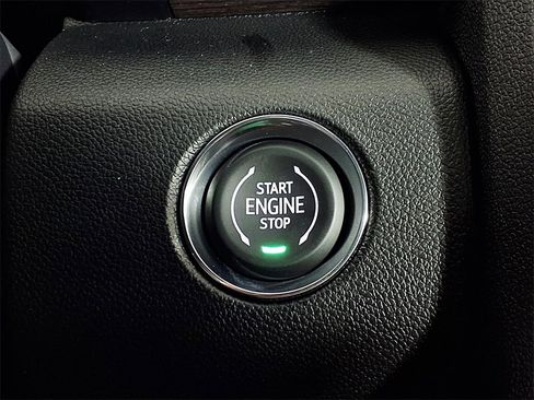 New 2026 GMC Acadia Denali image 17