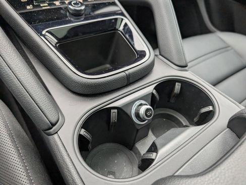 Certified 2025 Porsche Cayenne image 16