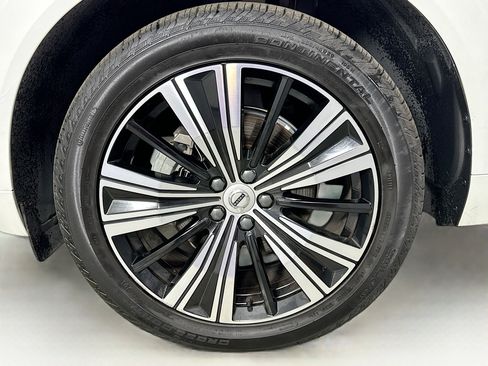 Used 2022 Volvo XC60 B5 Inscription w/ Protection Package Premier image 32