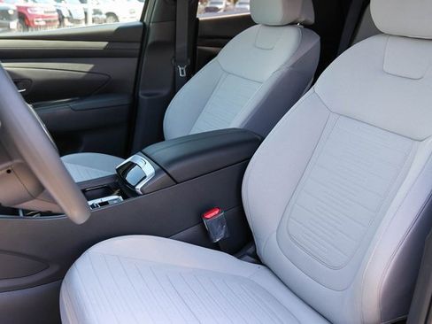New 2025 Hyundai Santa Cruz SE image 9