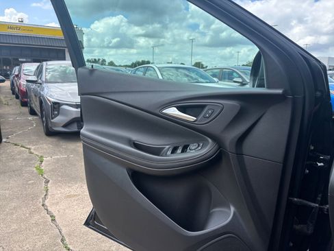 Used 2025 Buick Encore GX Preferred FWD image 18