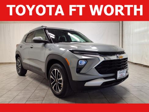 Used 2025 Chevrolet TrailBlazer LT AWD/4WD image 1