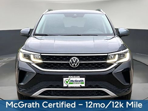 Used 2022 Volkswagen Taos SEL w/ Panoramic Sunroof Package AWD/4WD image 2
