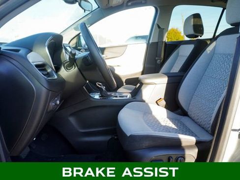 Used 2023 Chevrolet Equinox LT w/ Driver Convenience Package image 13