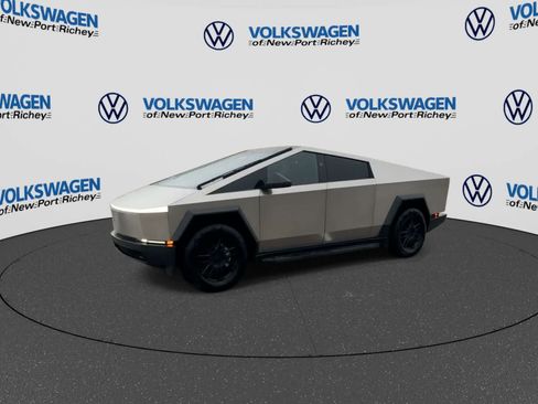 Used 2024 Tesla Cybertruck Cyberbeast AWD/4WD image 4