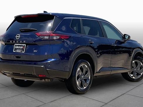 Used 2024 Nissan Rogue SV FWD image 11