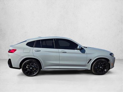 Certified 2025 BMW X4 xDrive30i w/ Premium Package AWD/4WD image 4