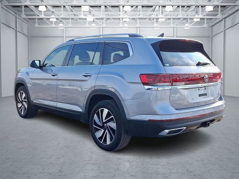 Certified 2025 Volkswagen Atlas SEL image 4