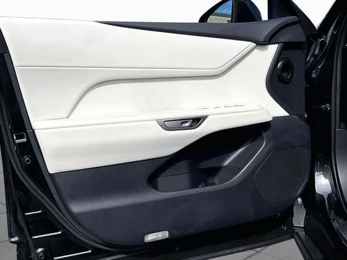 New 2026 Lexus ES 350e FWD image 16