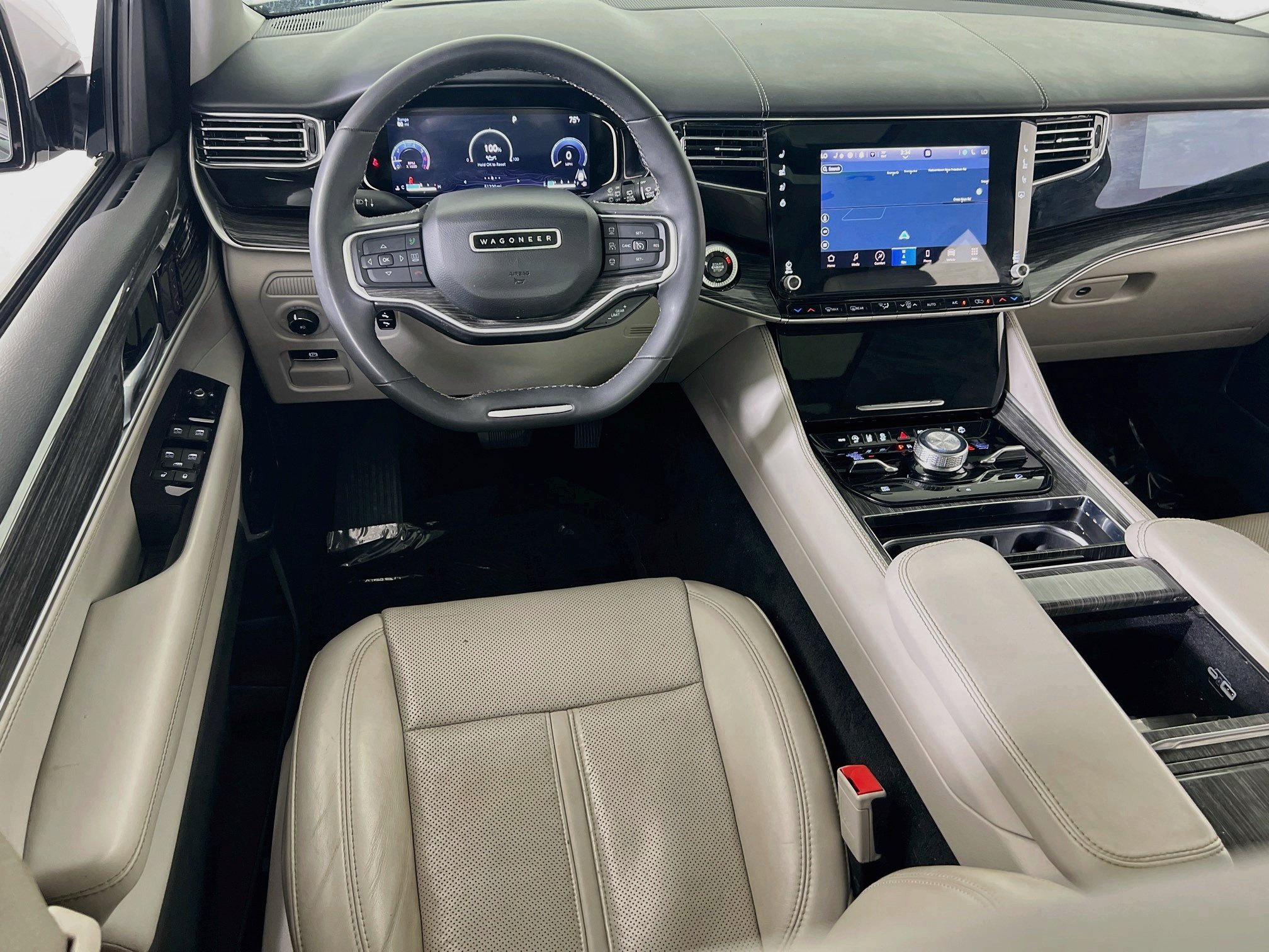 Used 2022 Jeep Wagoneer Series III w/ Premium Group I AWD/4WD image 23