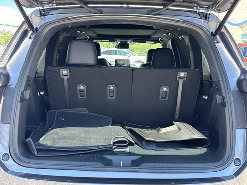 Certified 2025 Honda Pilot Black Edition image 17
