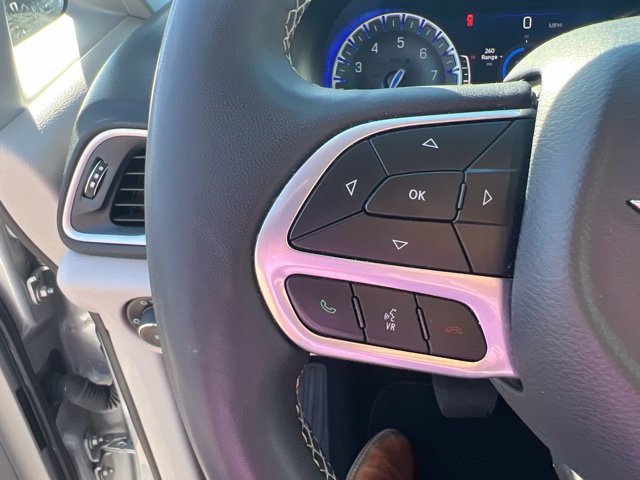 Used 2024 Chrysler Pacifica Touring-L FWD image 13