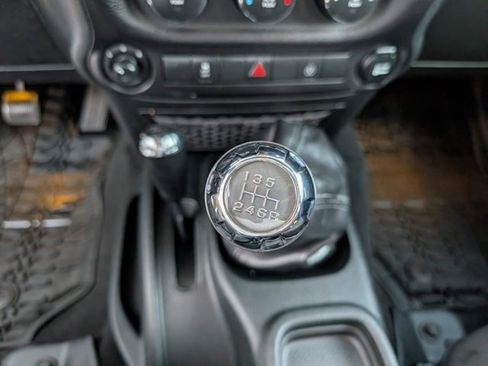 Used 2017 Jeep Wrangler Unlimited Sahara w/ Connectivity Group image 4