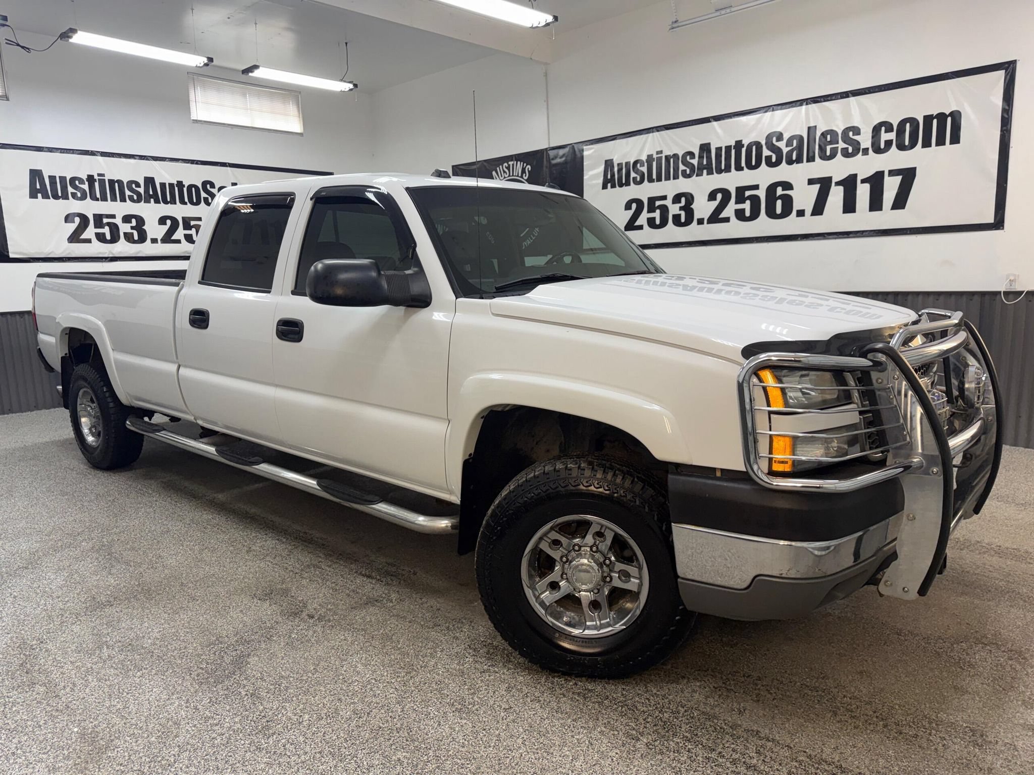 Used 2005 Chevrolet Silverado 3500 LT w/ Heavy-Duty Power Package AWD/4WD image 1