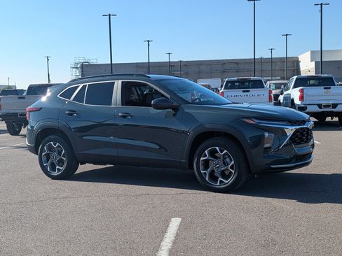 Certified 2025 Chevrolet Trax LT image 8