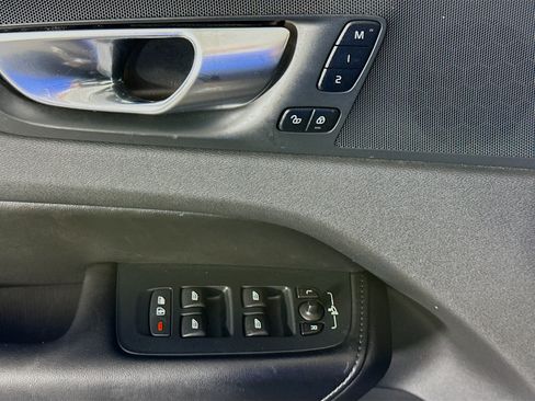 Used 2025 Volvo XC60 B5 Plus AWD/4WD image 24