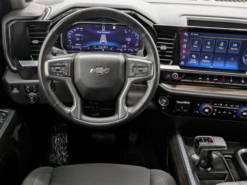 Used 2023 Chevrolet Silverado 1500 RST image 5