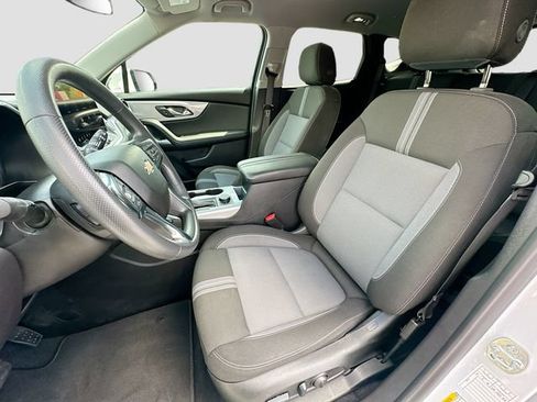 Used 2025 Chevrolet Blazer LT FWD image 19