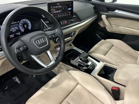 Used 2025 Audi Q5 2.0T Premium w/ Convenience Plus Package AWD/4WD image 10