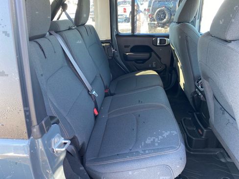 Used 2025 Jeep Wrangler Willys image 24