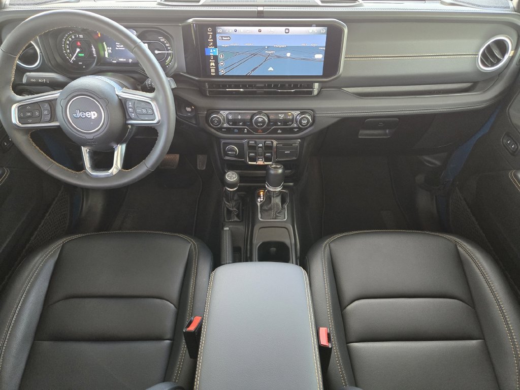 Used 2024 Jeep Wrangler Unlimited Sahara w/ Technology Group AWD/4WD image 27