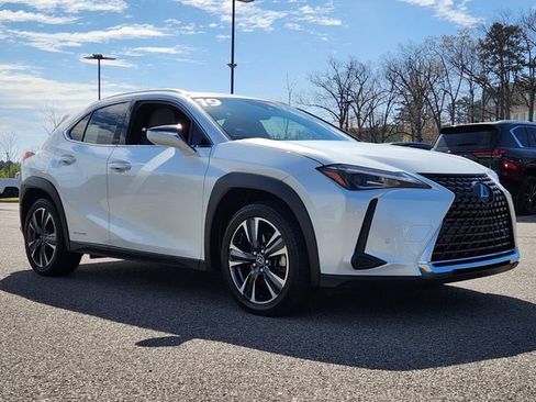 Used 2019 Lexus UX 250h w/ Premium Package image 7