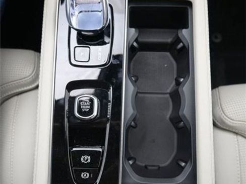 New 2026 Volvo XC90 B6 Ultra image 11