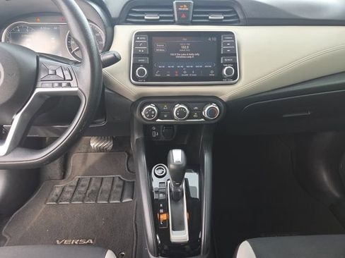 Used 2020 Nissan Versa SV w/ Trunk Package image 11